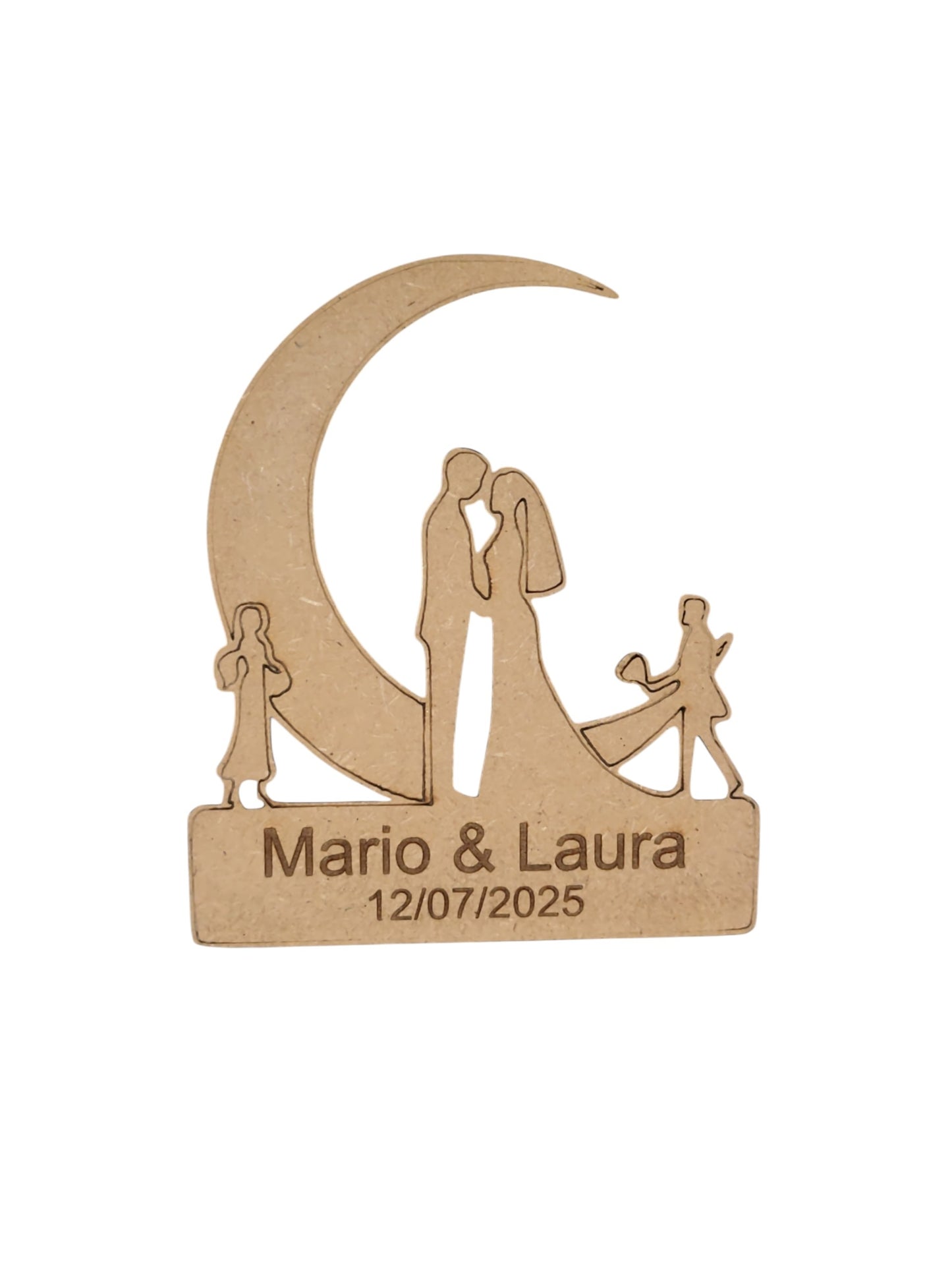 Marcasitios boda personalizado madera MDF con silueta de novios bajo luna creciente y niños a los lados