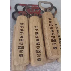 Abrebotellas de Madera Personalizados y Grabados