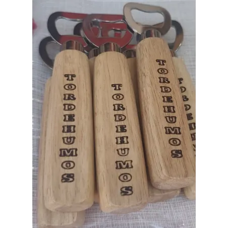 Abrebotellas de Madera Personalizados y Grabados