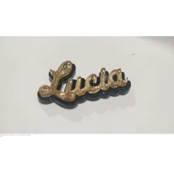Marcasitios Metacrilato Personalizados - Nombre en Relieve