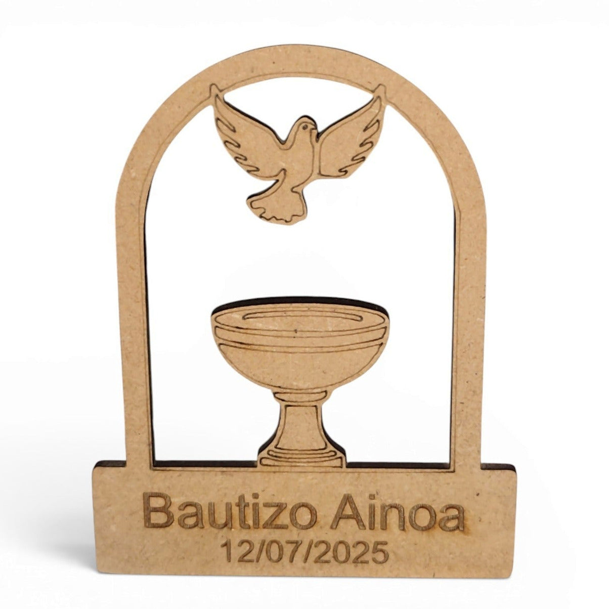 Marcasitios bautizo personalizado madera MDF con paloma y pila bautismal